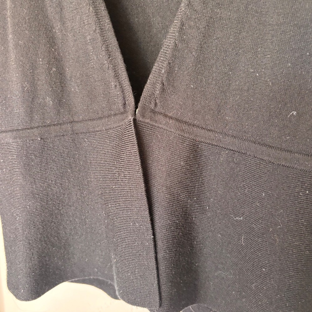 Boss Hugo Boss Black Peplum Cropped Cardigan Size XS Luxury - Picture 5 of 5